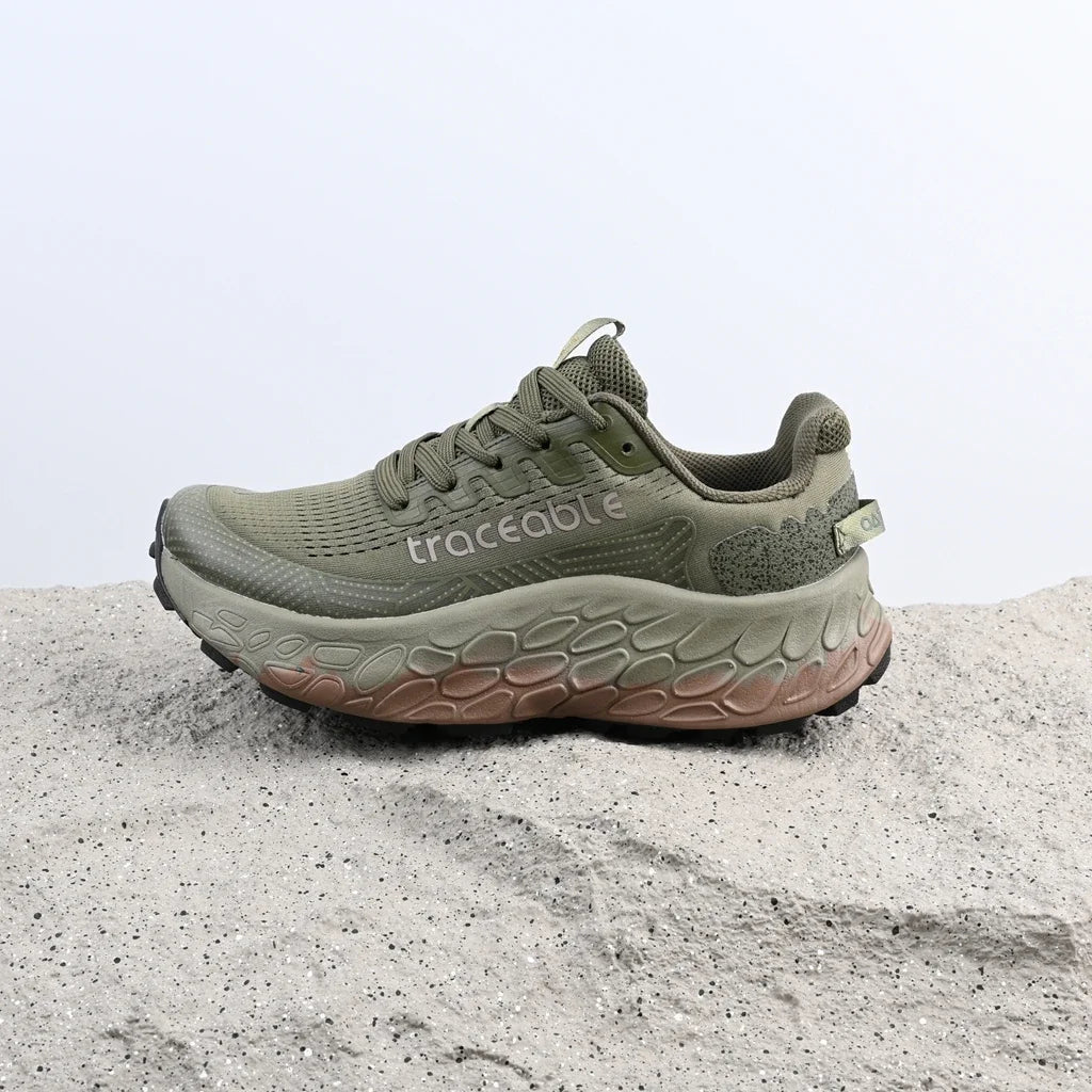 Shock-Absorbing Breathable Carbon Plate Trainers