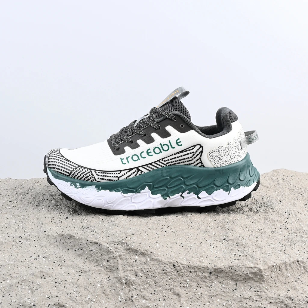 Shock-Absorbing Breathable Carbon Plate Trainers