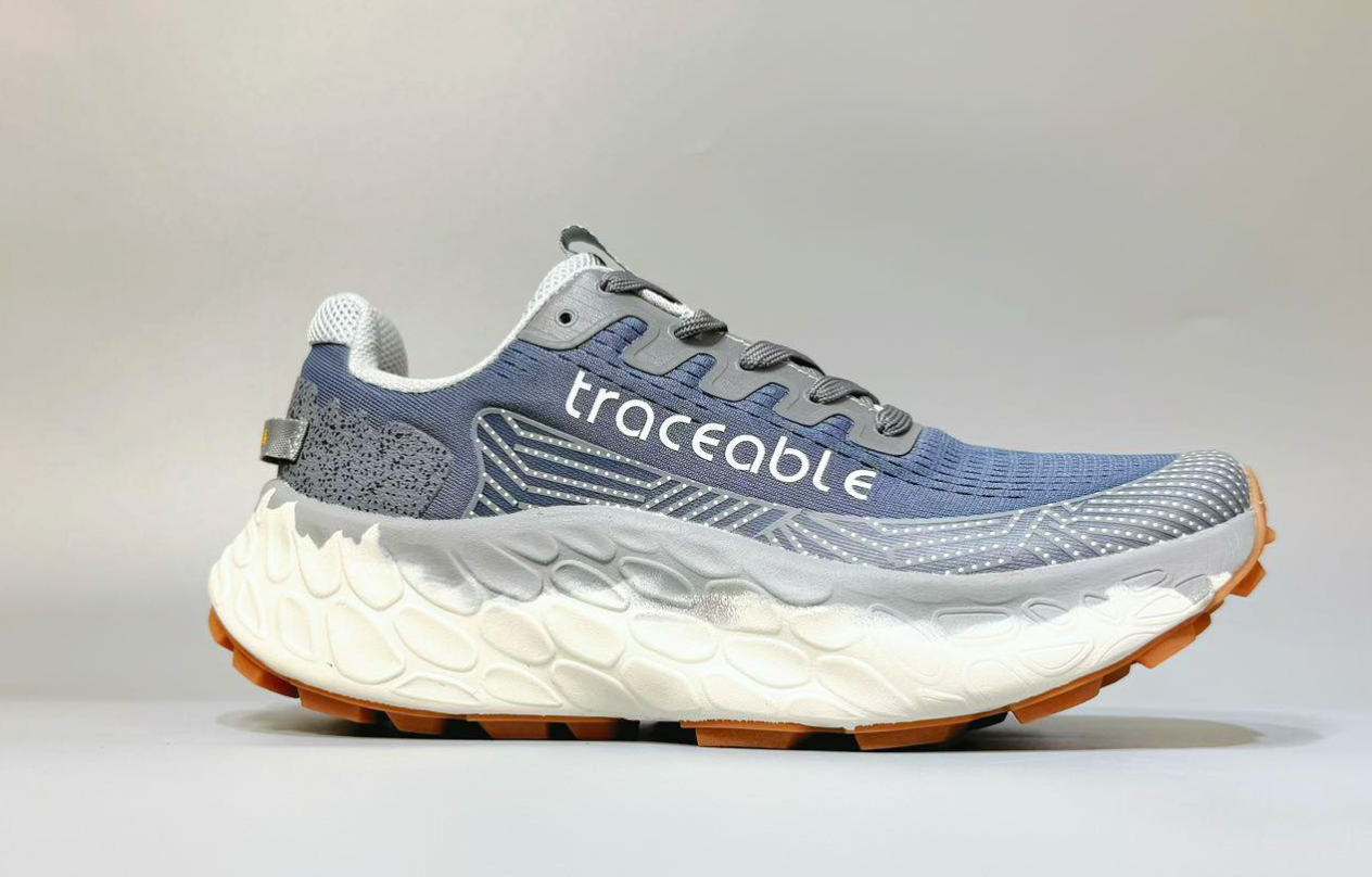 Shock-Absorbing Breathable Carbon Plate Trainers