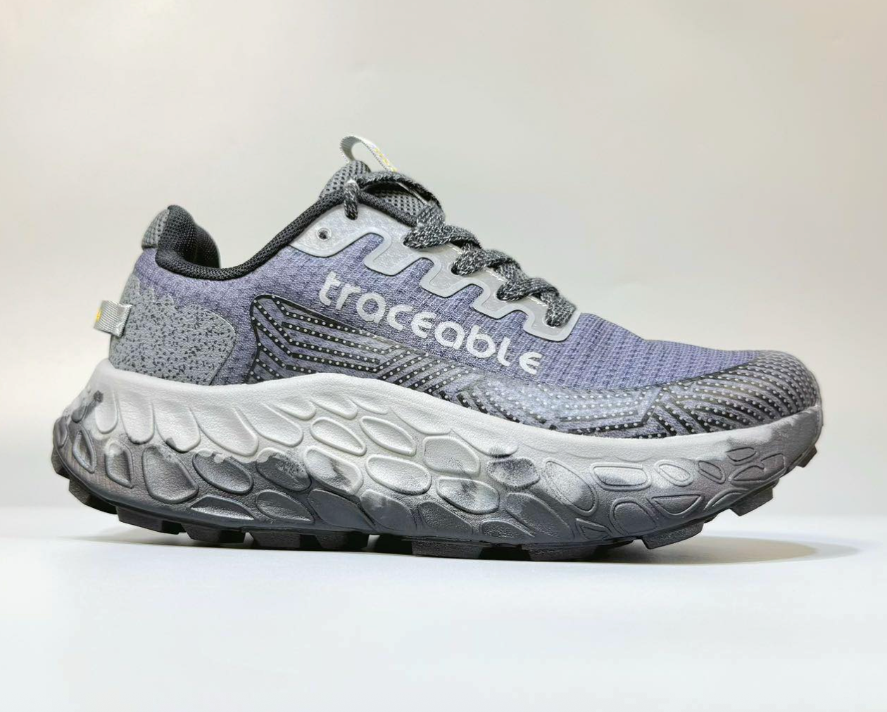 Shock-Absorbing Breathable Carbon Plate Trainers